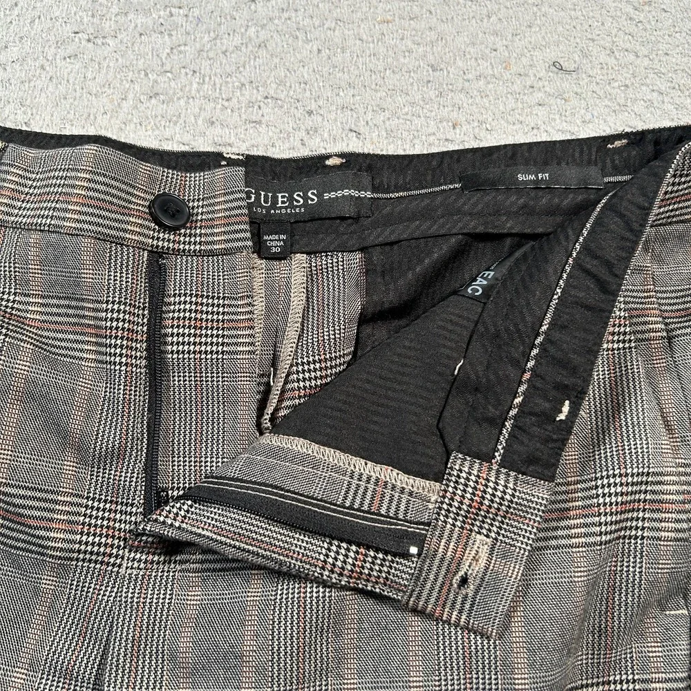 Guess Chino Pants Mens 30 (33x23)‎ Gray Plaid Slim Fit Zip Fly Straight Leg